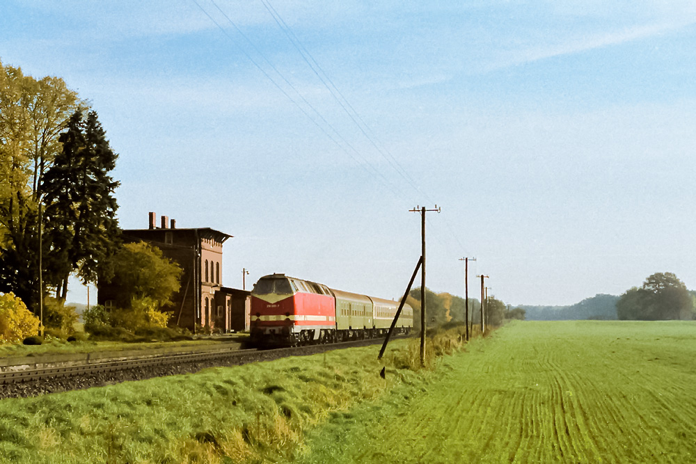 http://www.zugknipser.de/DSO-HIFO/0083_20-1995_10-Bantin-219_095-DSO.jpg